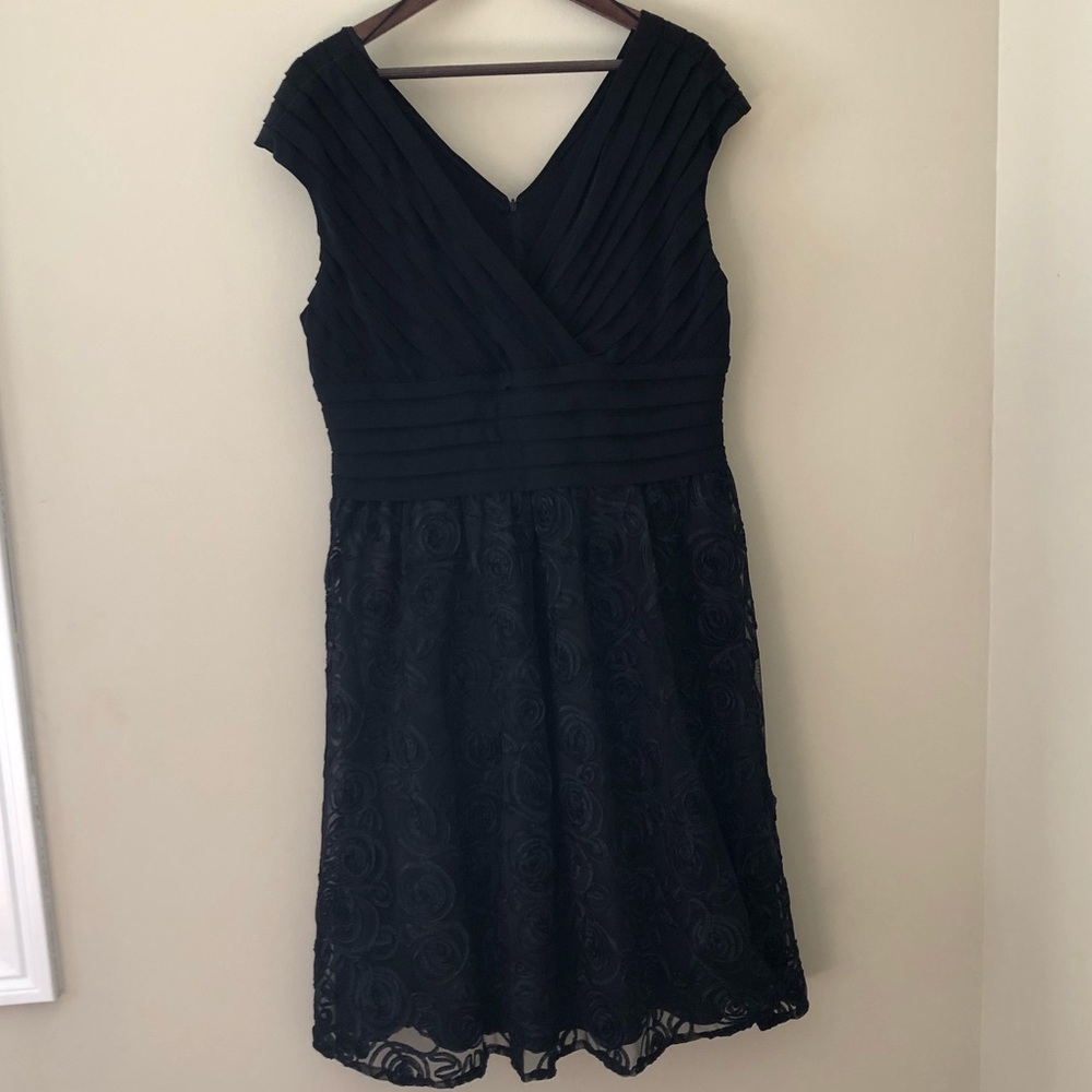 Adrianna Papell Woman Black Midi Dress Size 14W